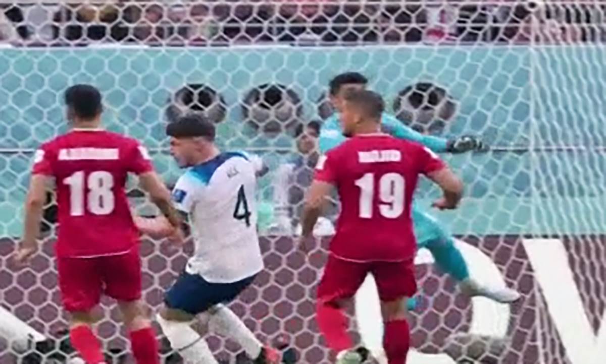 Povreda golmana Irana (6).jpg