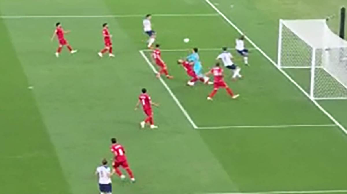 Povreda golmana Irana (7).jpg