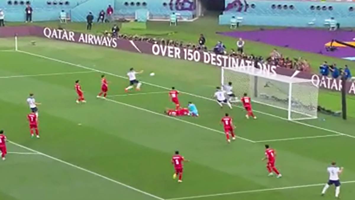 Povreda golmana Irana (1).jpg