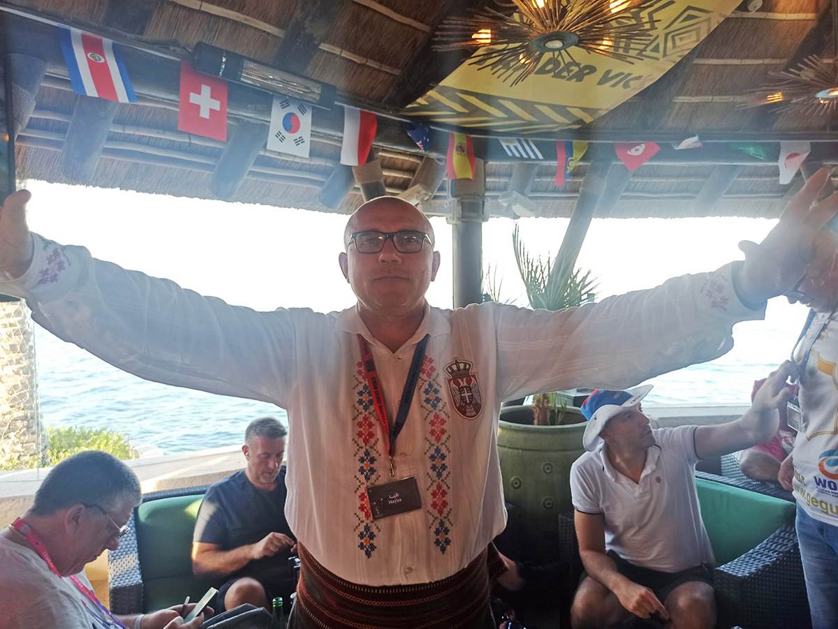 Srbi pevaju Koktel ljubavi pred meč sa Brazilom