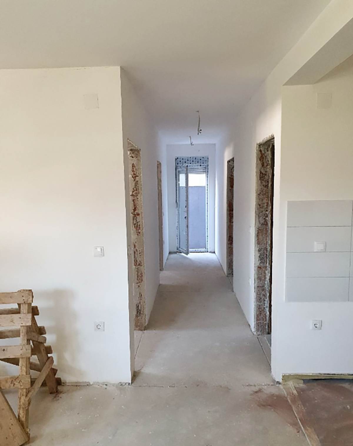 Oglas za stan u Jajincima