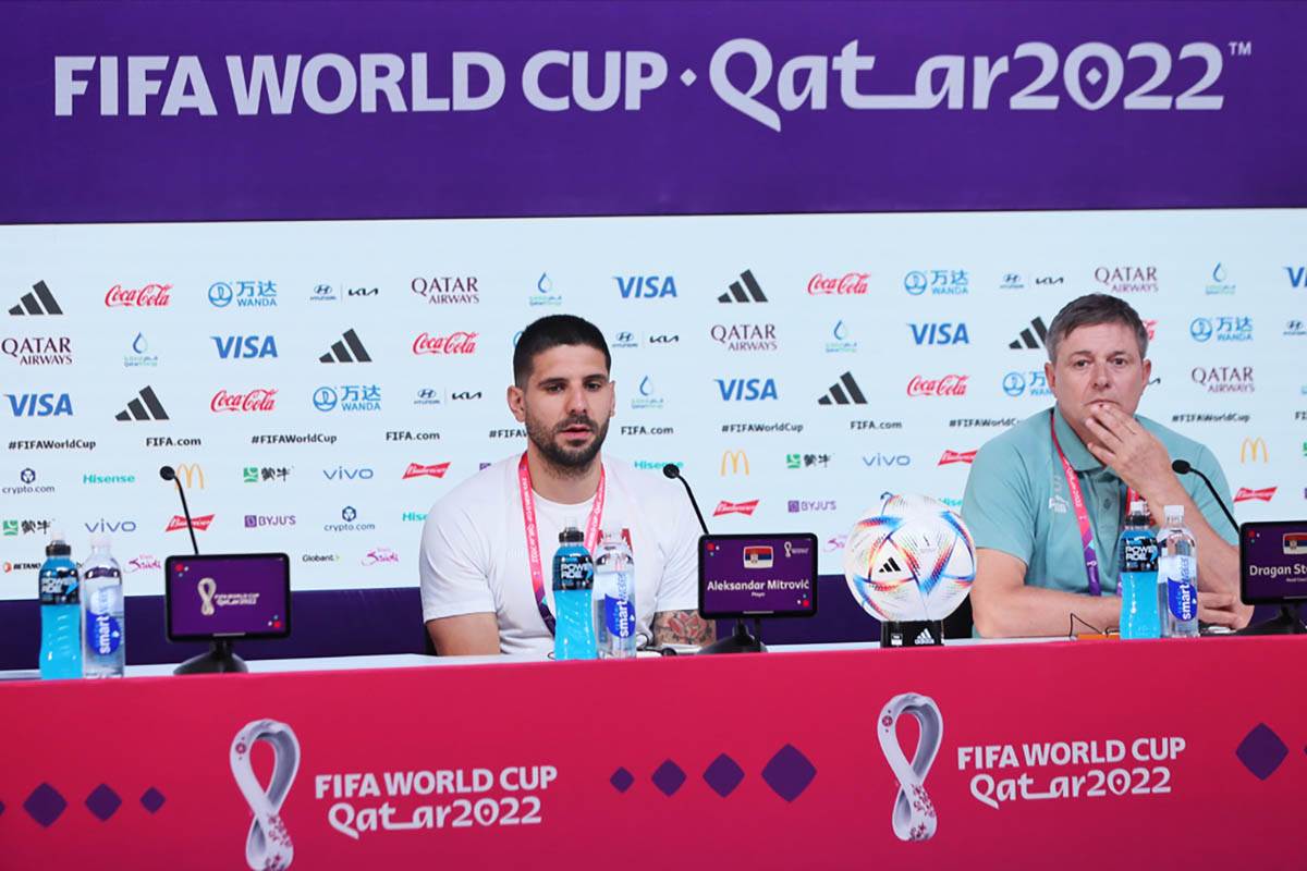 Piksi Mitrovic konferencija Srbija Katar 2022 (6).JPG