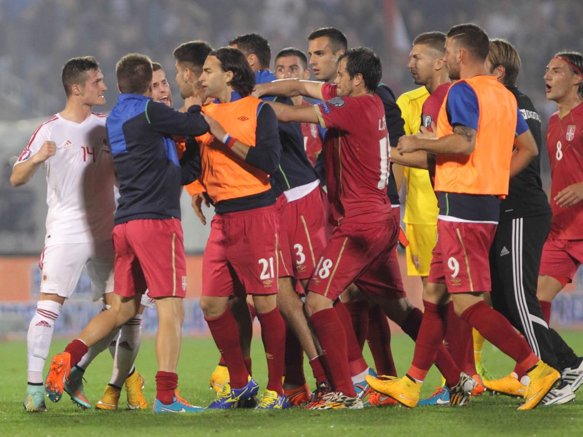 Granit Džaka dobio savet da ne igra protiv Srbije