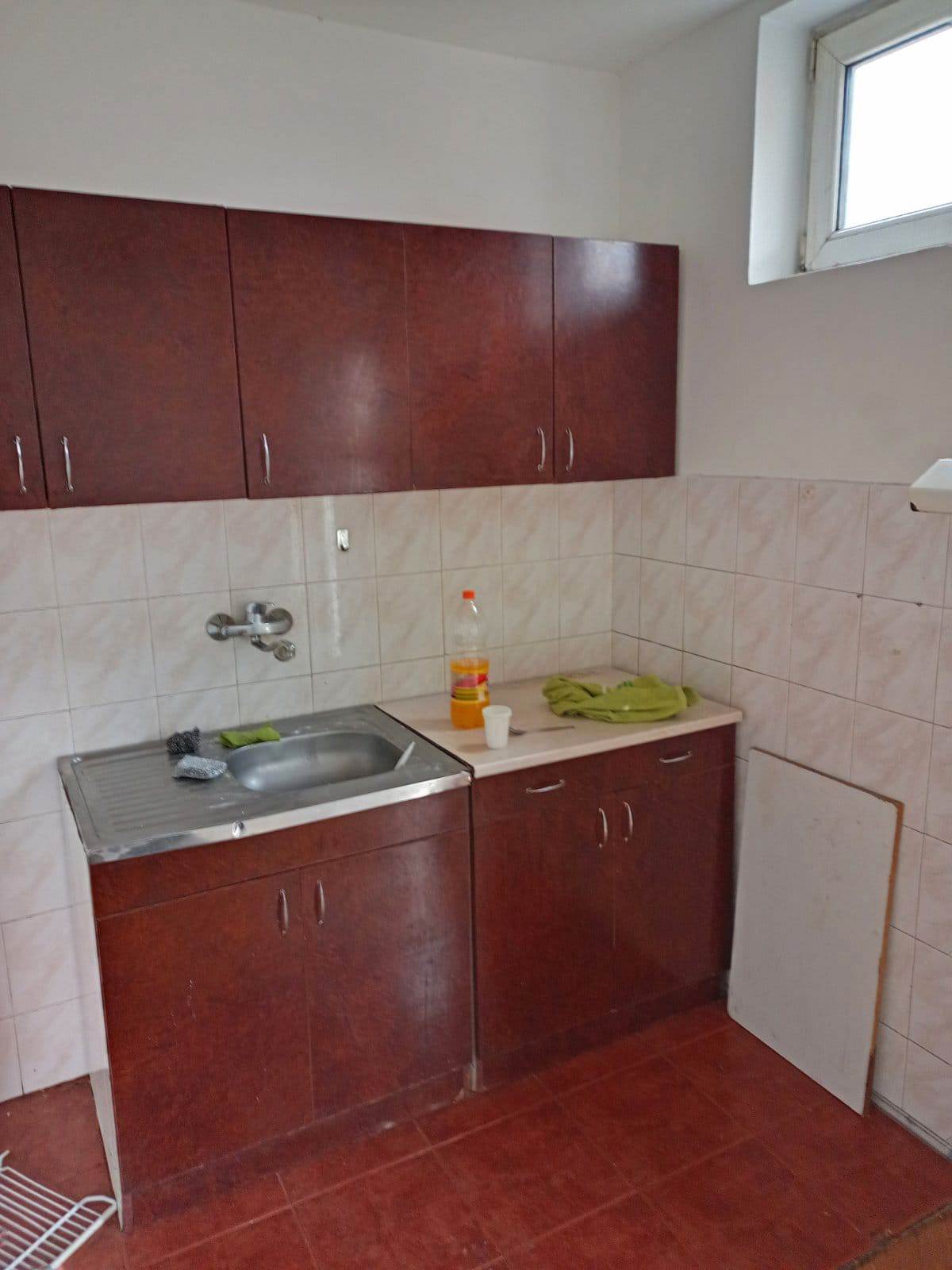 Stan na prodaju na Medakoviću 1300 evra kvadrat