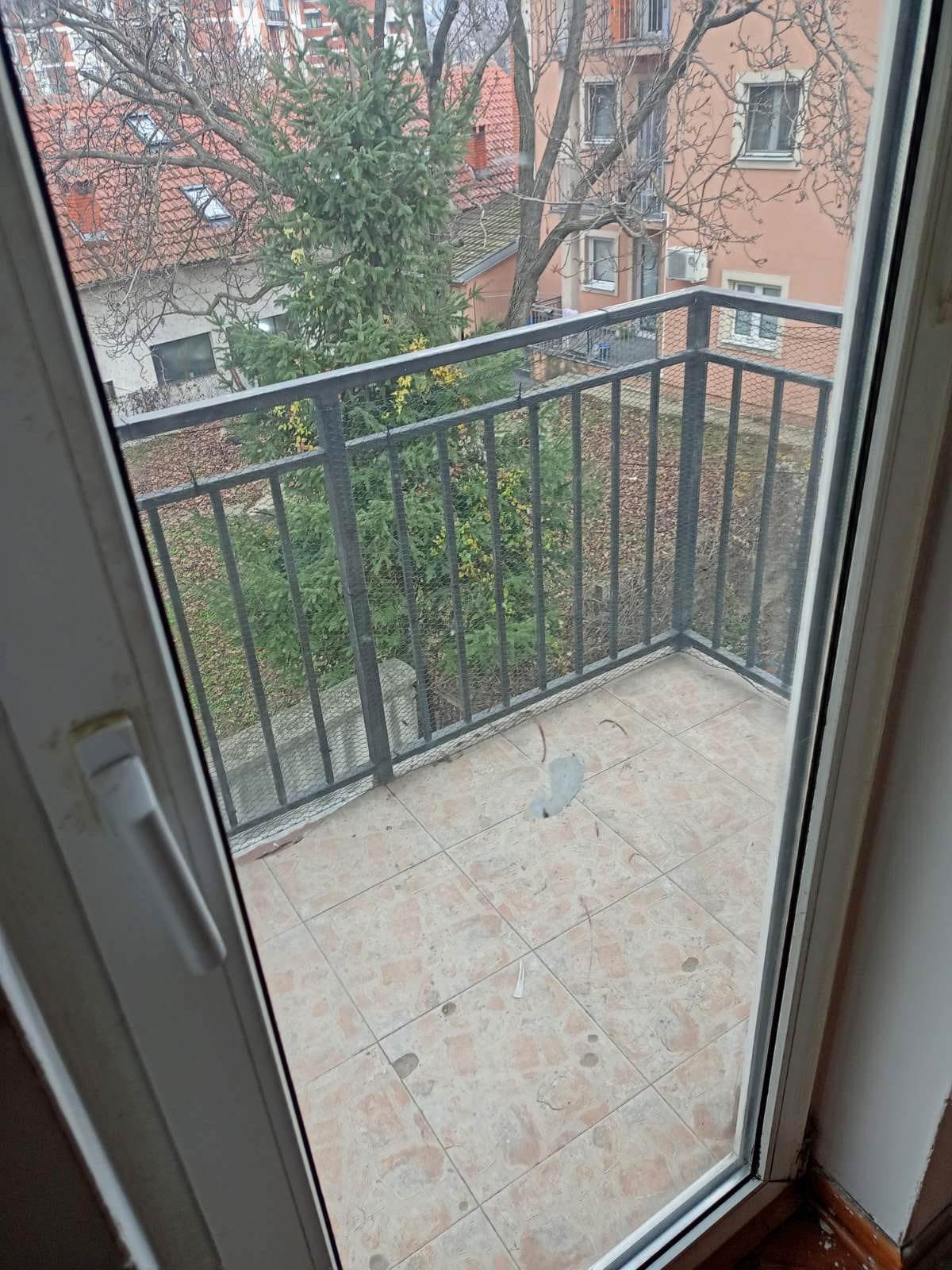 Stan na prodaju na Medakoviću 1300 evra kvadrat