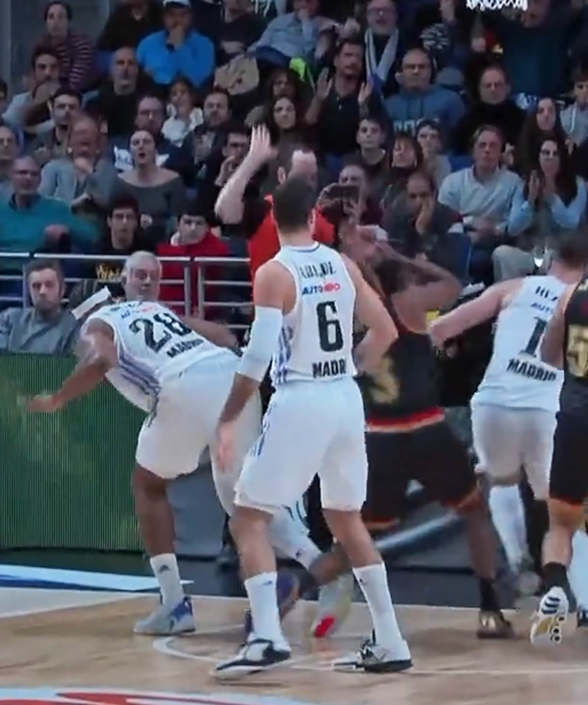 Dzordan Lojd (7).png