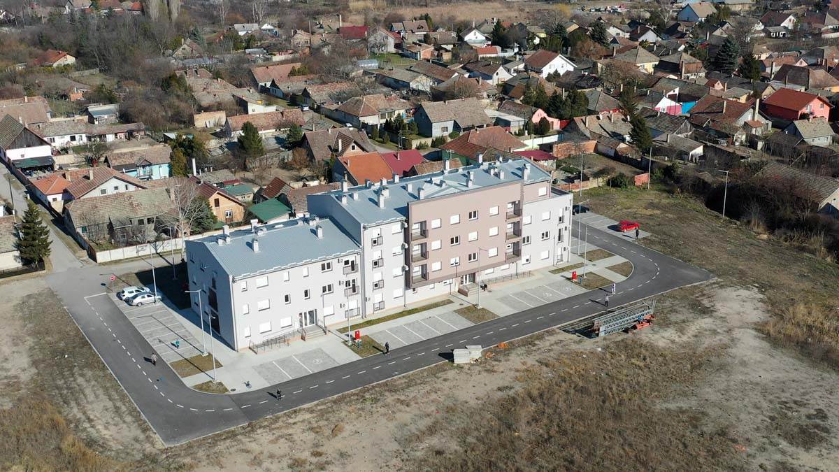 MONDO Promo  (8).jpg