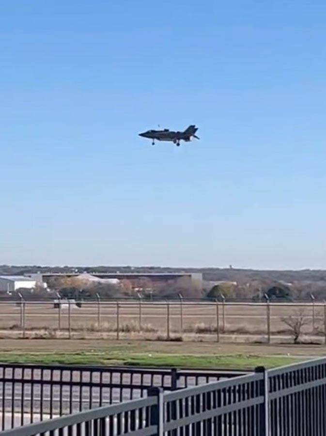 borbveni avion  (7).jpg