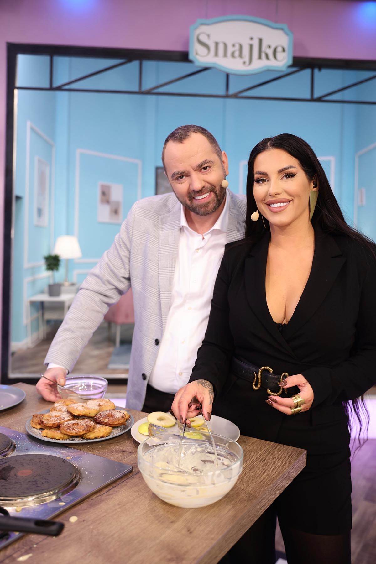 Facetune_22-11-2022-22-03-36 (1).jpg