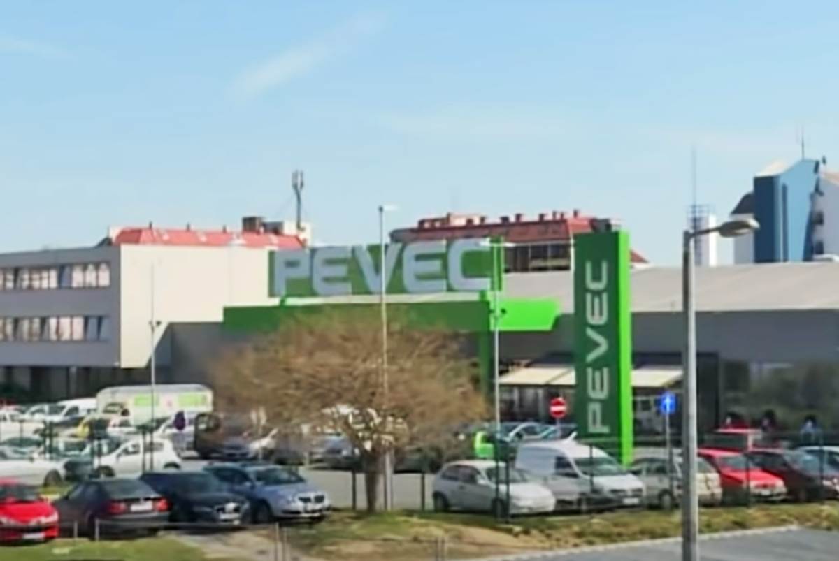 Pevec (8).png