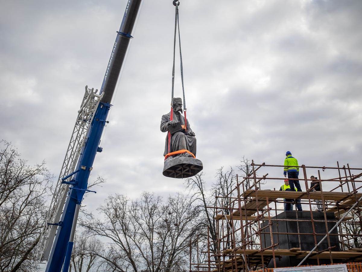 Vuk Karadžić spomenik-0051.jpg