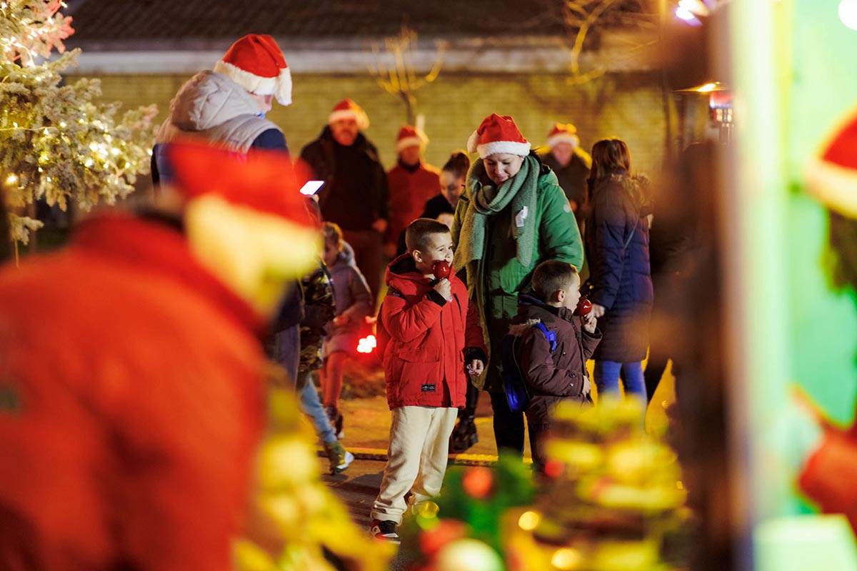 Volimo praznike jer volimo jedni druge_Novogodišnji vašar u Dečjem selu.jpg
