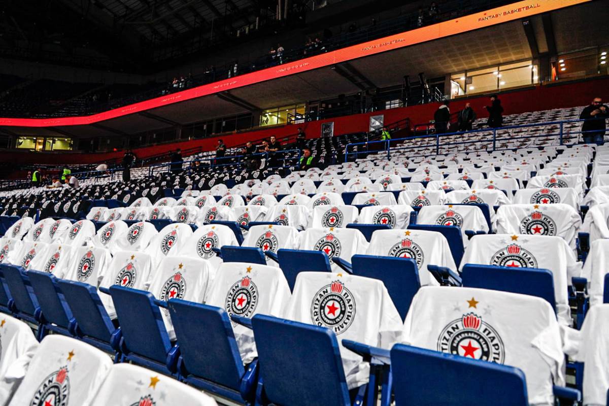 Partizan Hala Zagrevanje Meč KK (8).jpg