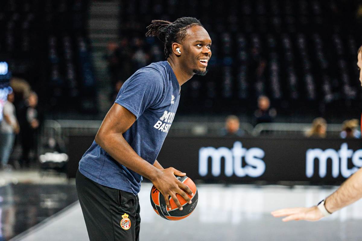 Partizan Hala Zagrevanje Meč KK (12).jpg