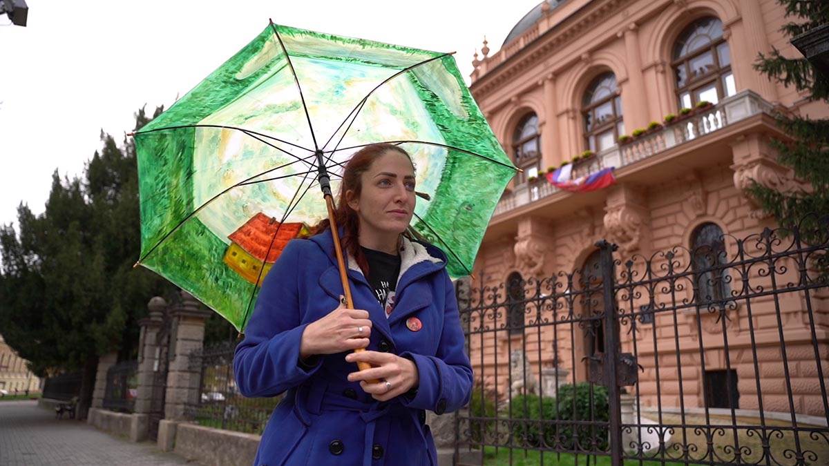 Olga Rabrenović, profesorka likovne kulture iz Sremskih Karlovaca, ima veoma zanimljiv hobi koji pri