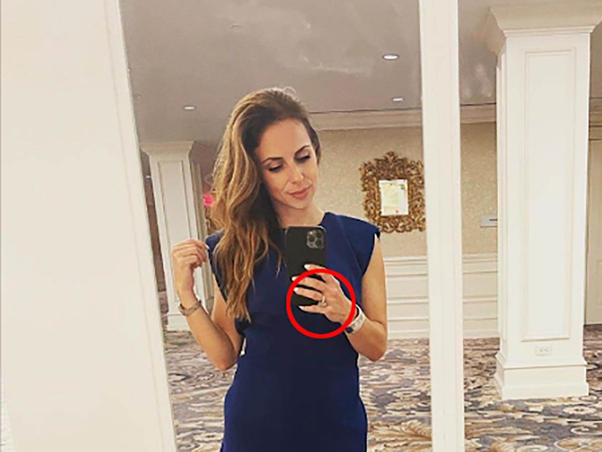 Ana Volš ne nosi burmu na slici