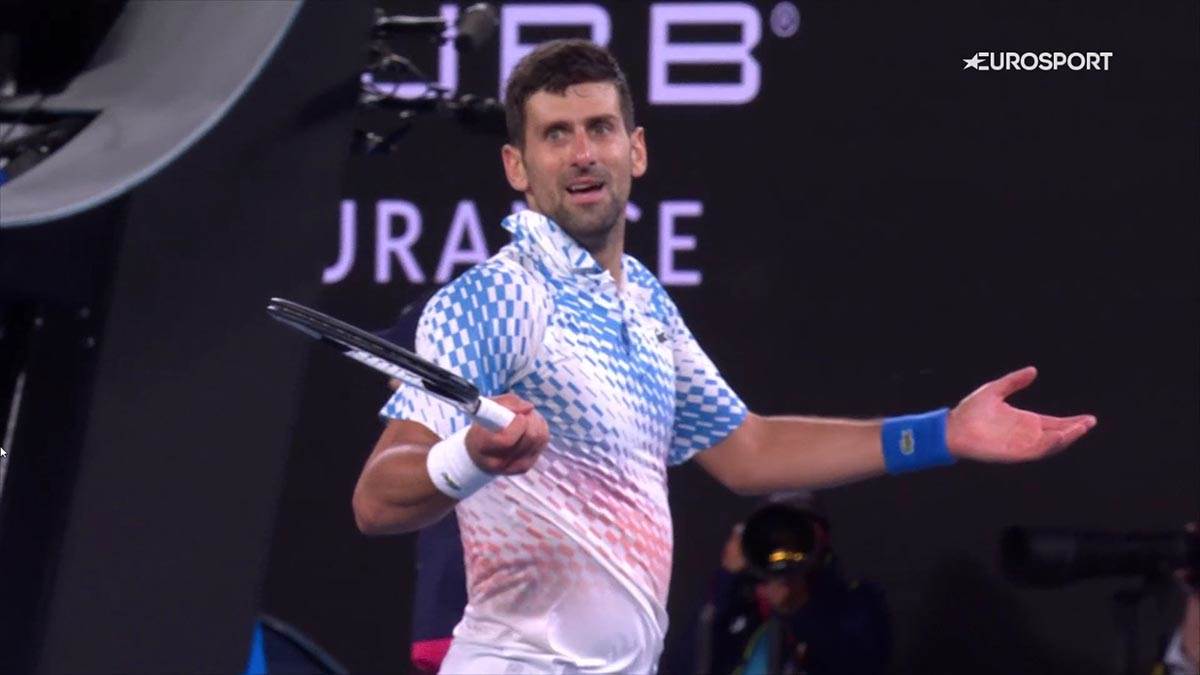 Novak Đoković urla zbog vetra (2).jpg