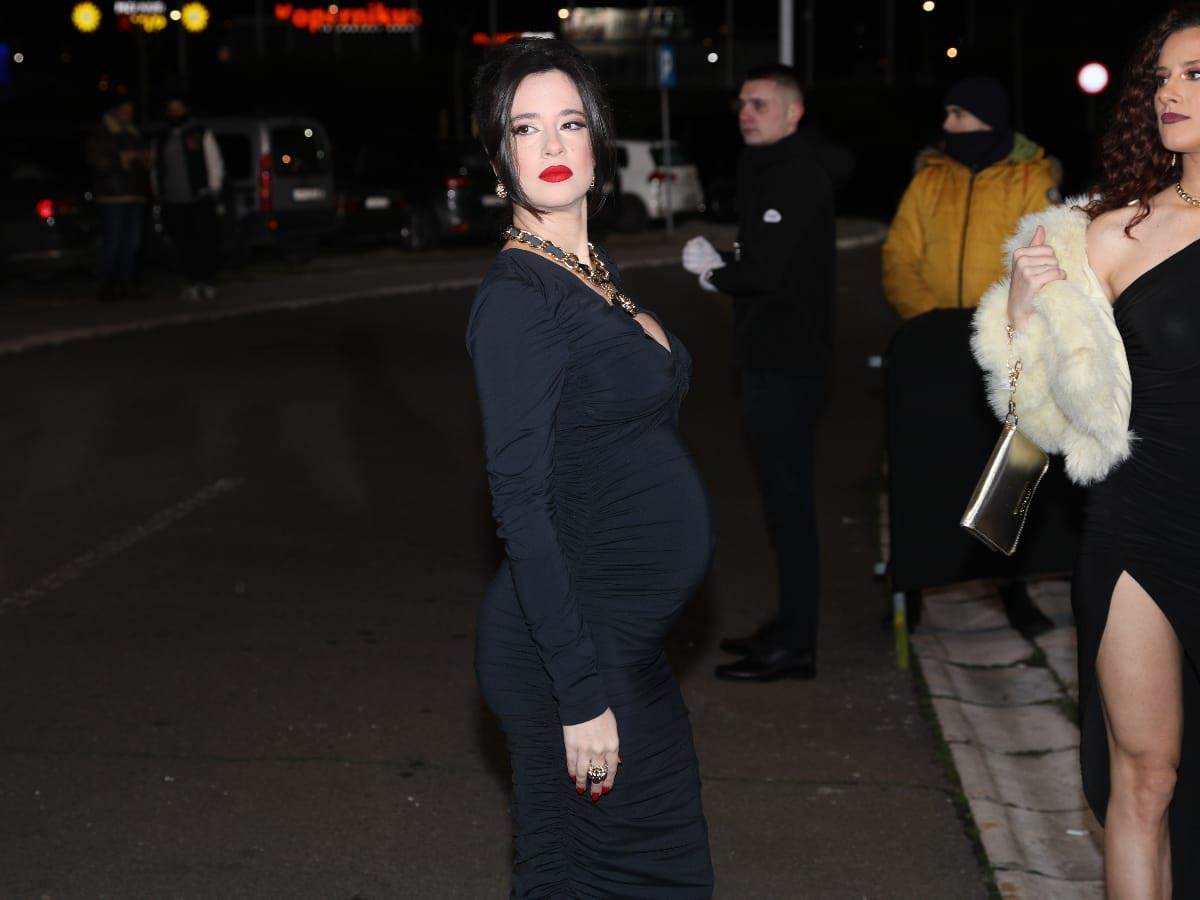 Sajsi MC trudna prvi put u javnosti