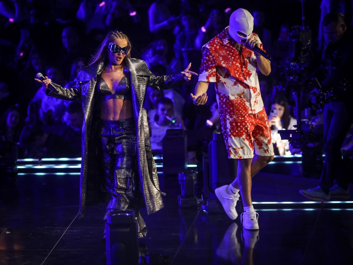 Teodora Džehverović grudi prekrila srcima nastup za Dan zaljubljenih