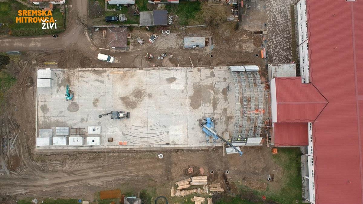 - 16x9.00_00_03_24.Still011.jpg