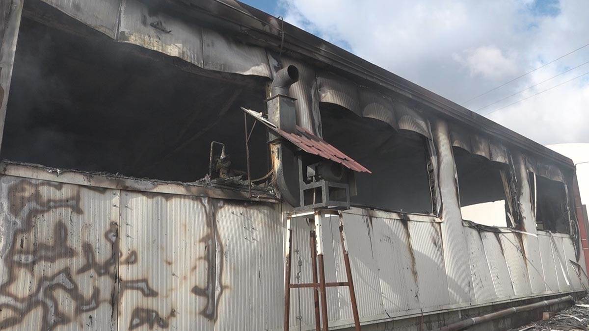 Veliki požar u fabrici papira u Svračkovcima (7).jpg