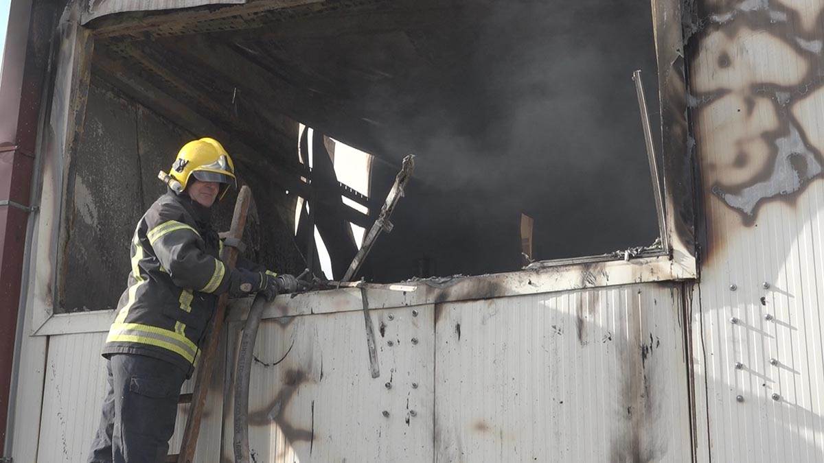 Veliki požar u fabrici papira u Svračkovcima (8).jpg