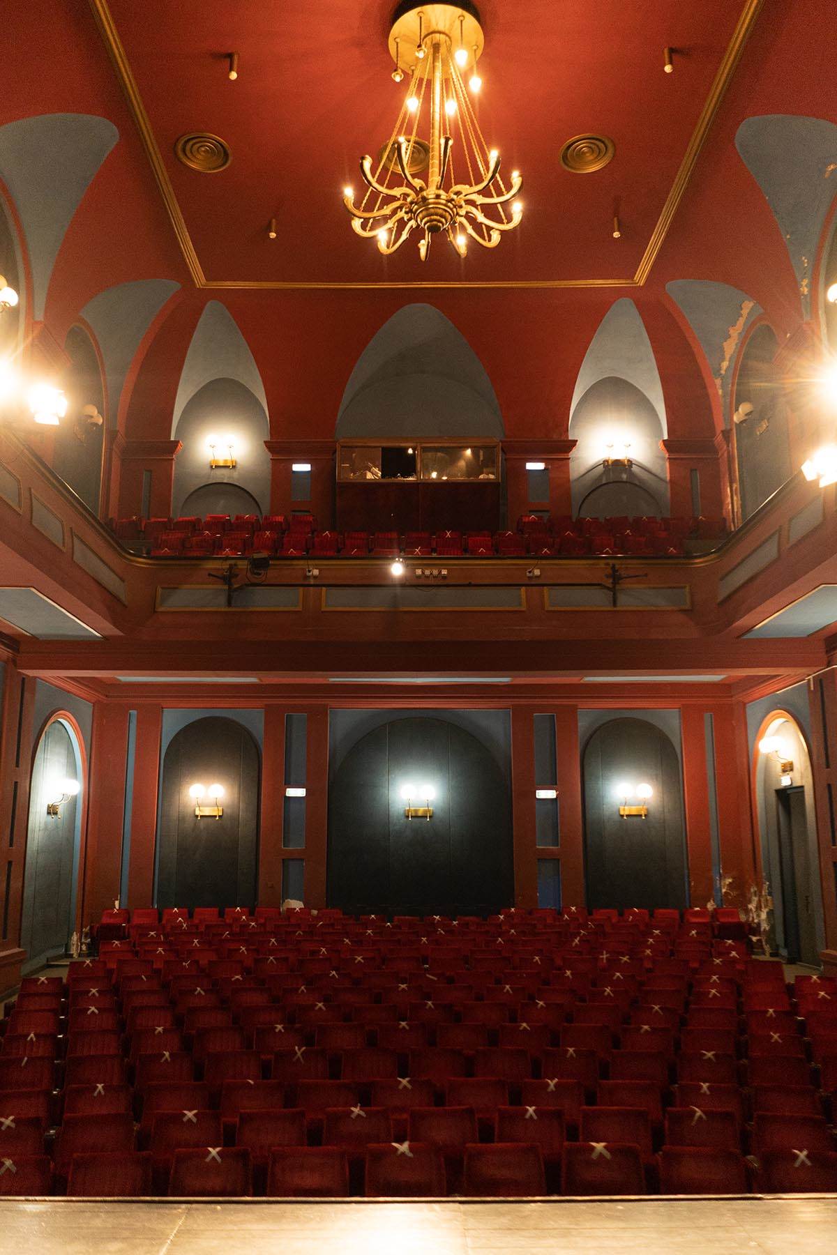 NA KORAK OD REKONSTRUKCIJE: Pozorište "Dobrica Milutinović" sve bliže obnavljanju, predstavljena dokumentacija