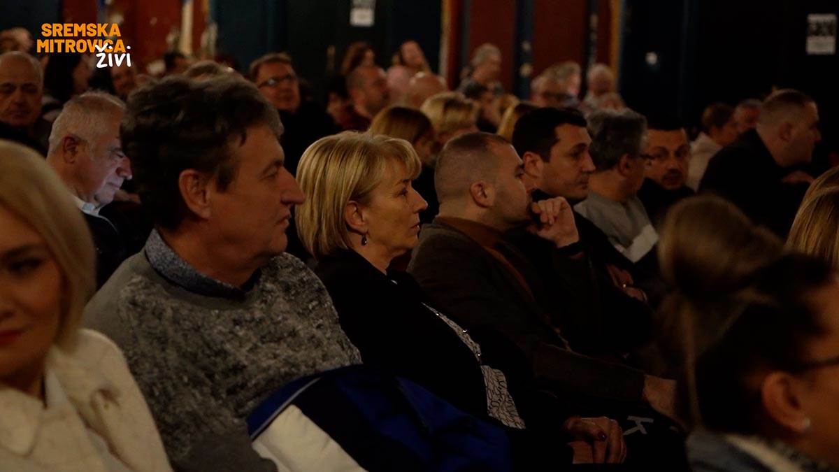 - 16x9.00_00_24_07.Still021.jpg