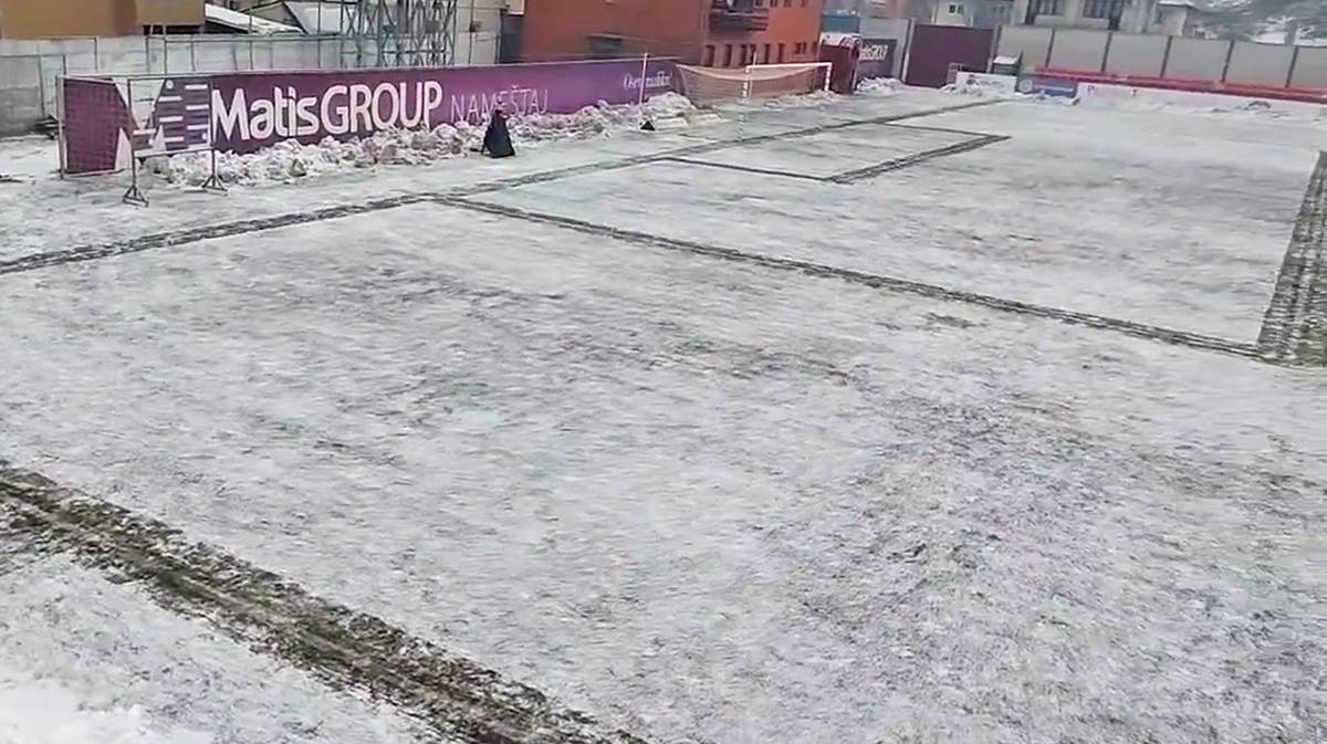 Javor teren pod snegom (1).png