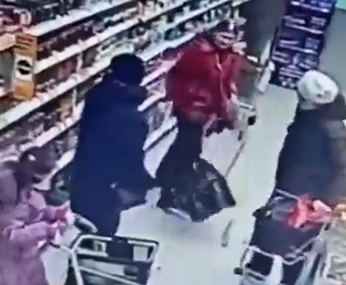 Brutalna tuča 2 žene u marketu