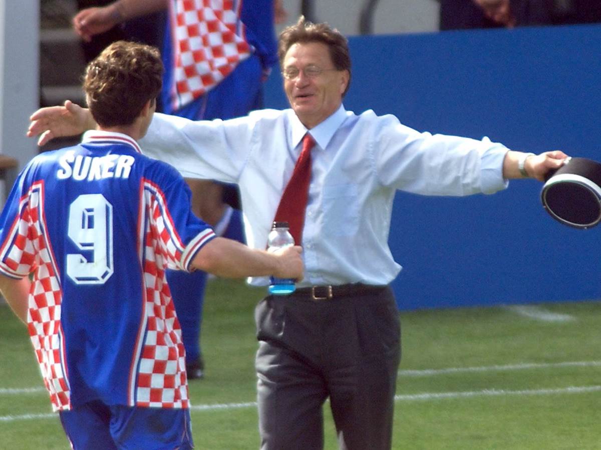 Davor Šuker i Ćiro Blažević slave gol na Svetskom prvenstvu 1998