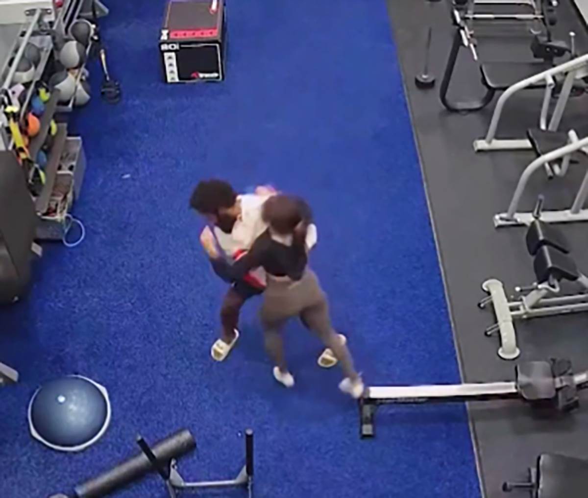 Napad u teretani (5).png