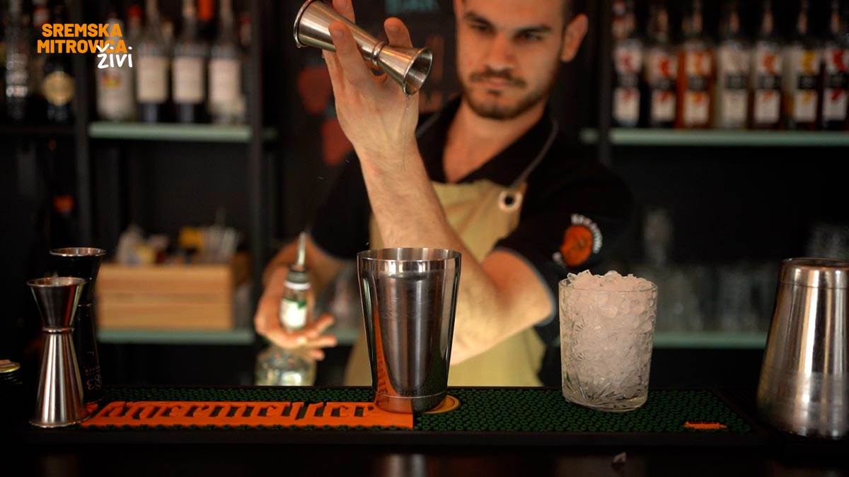 - 16x9.00_00_08_24.Still014.jpg