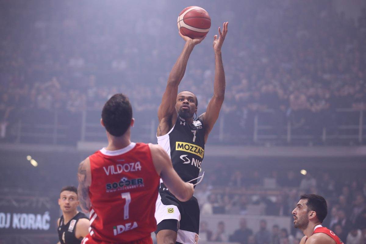 DERBI PARTIZAN ZVEZDA (3).jpg