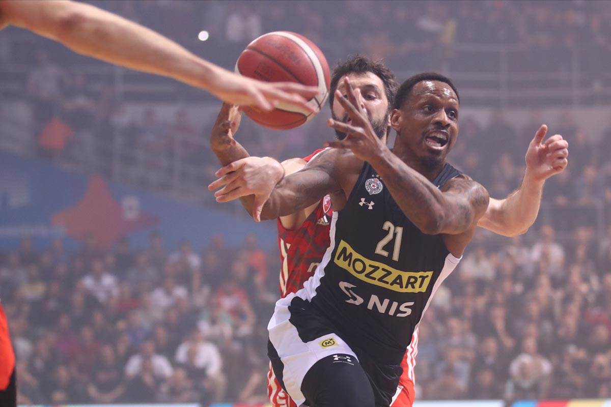 DERBI PARTIZAN ZVEZDA (10).jpg