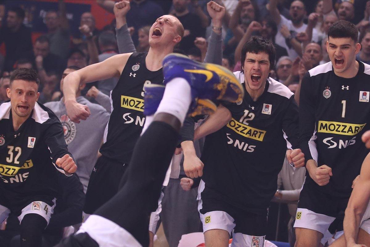 DERBI PARTIZAN ZVEZDA (11).jpg