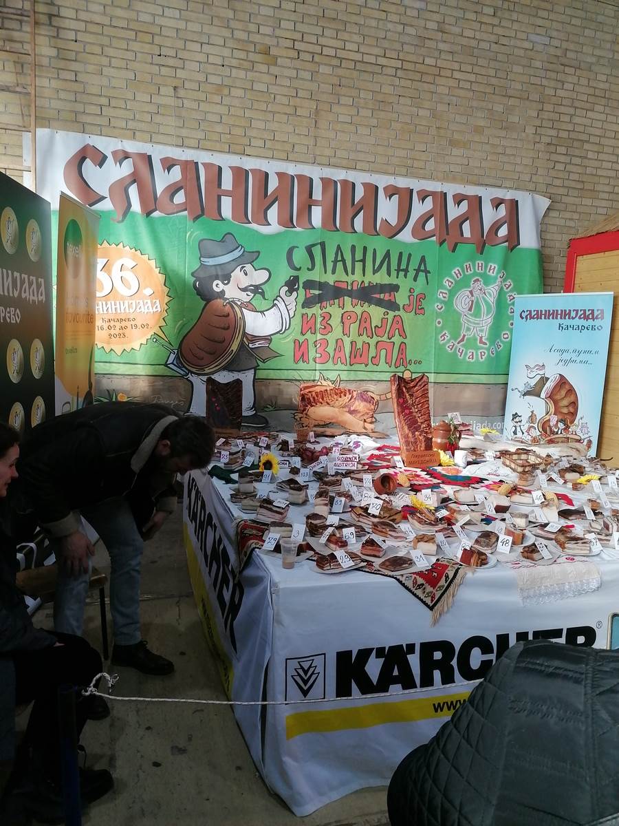 Slanina Mangulica  (2).jpg