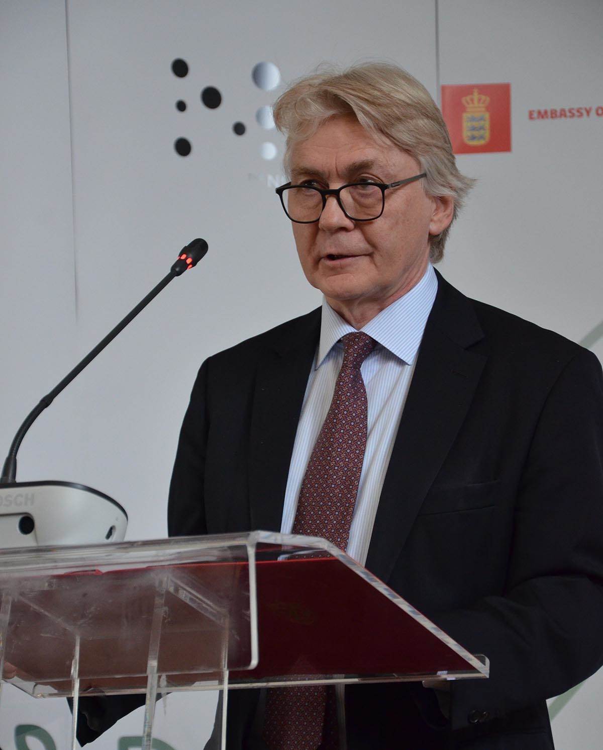 fotografija 4 - Jern Eugen Jelstad, ambasador Norveške.jpg