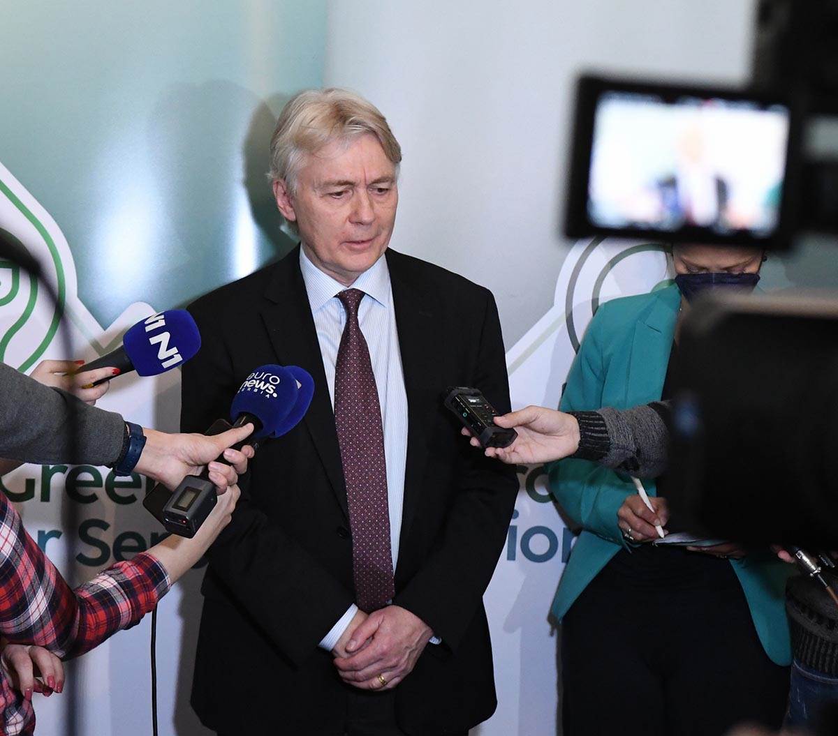 fotografija 5 - ambasador Norveške Jern Eugen Jelstad u razgovoru sa novinarima.jpg