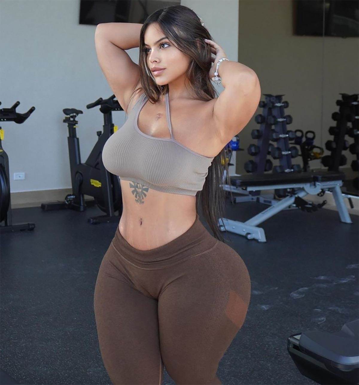 Grejsi Bon (2) copy.jpg