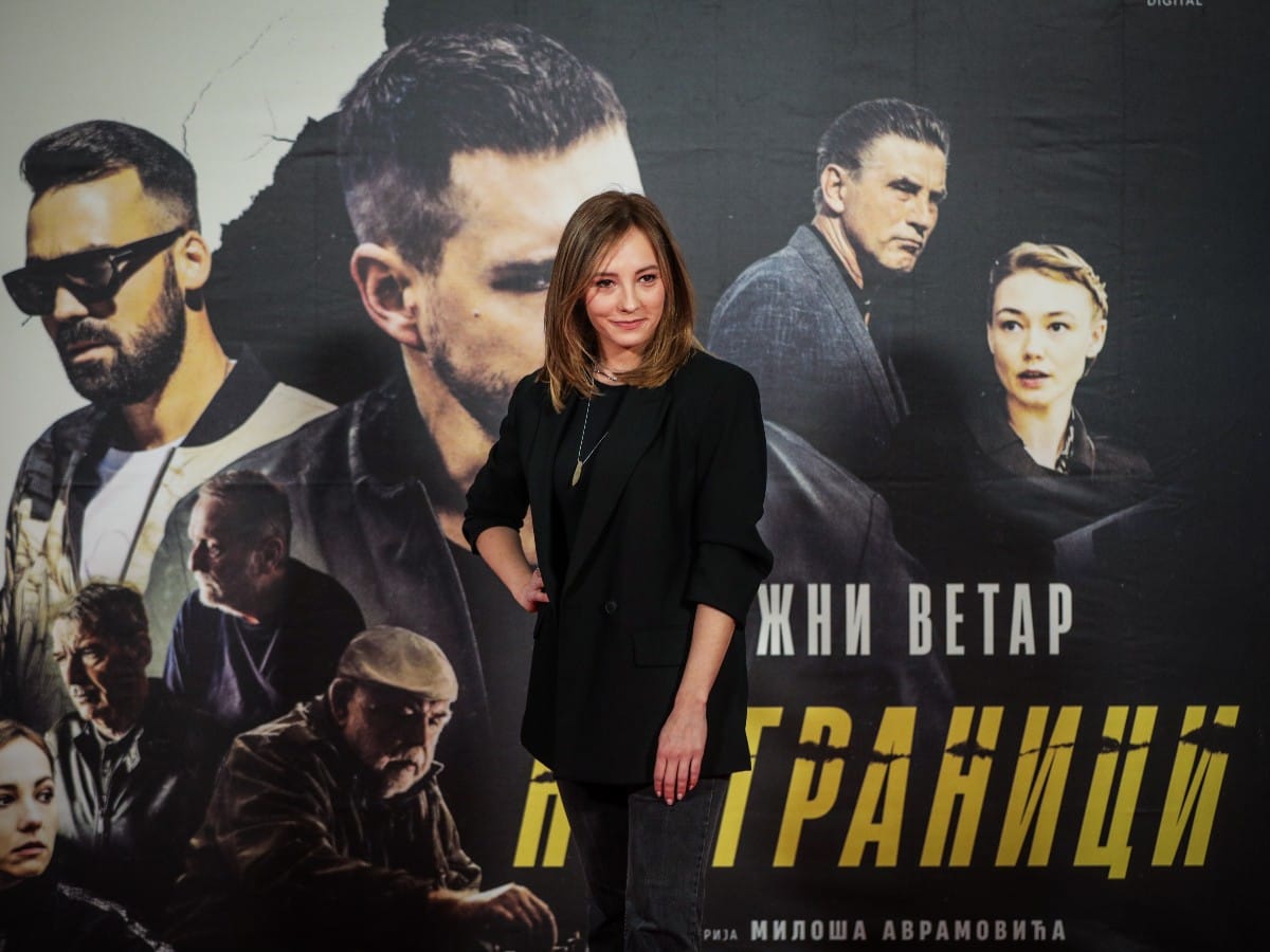 Premijera prve epizode serije Južni vetar u MTS dvorani. Ekipa filma na crvenom tepihu (13).jpeg