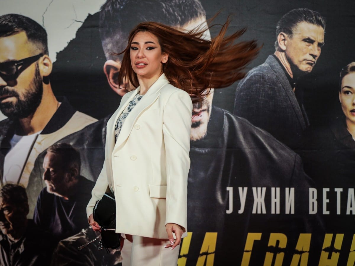 Premijera prve epizode serije Južni vetar u MTS dvorani. Ekipa filma na crvenom tepihu (1).jpeg