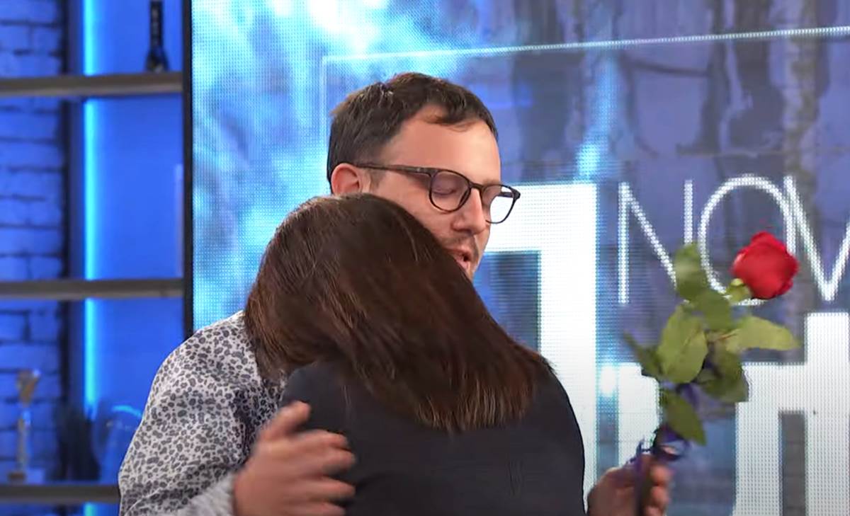 Majka videla sina posle 30 godina (11).png