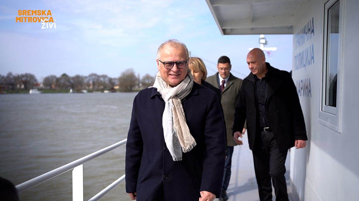 - 16x9.00_00_13_00.Still007.jpg