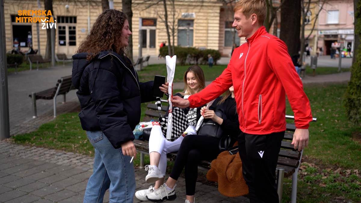 - 16x9.00_00_31_11.Still007.jpg