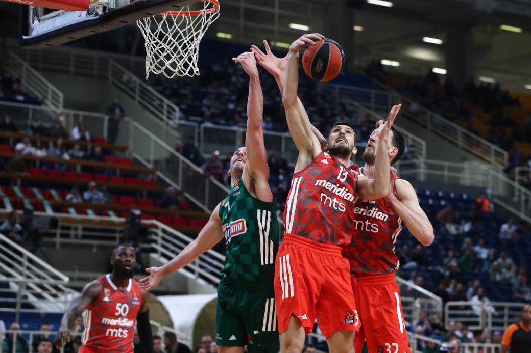 Duško Ivanović sklonio Nemanju Nedovića