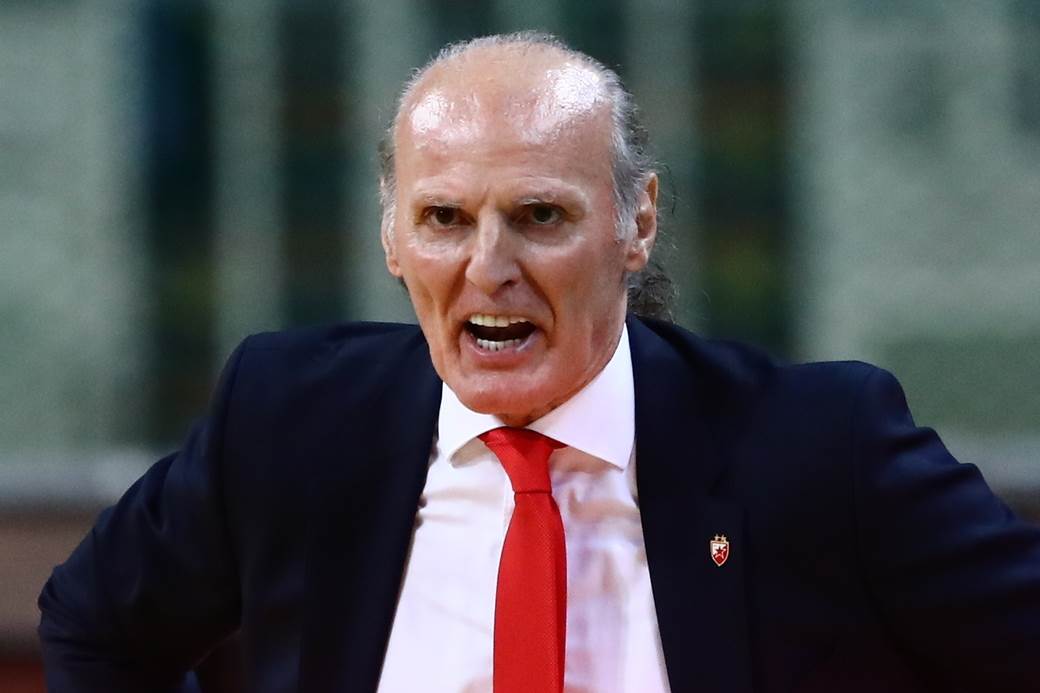 Duško Ivanović sklonio Nemanju Nedovića