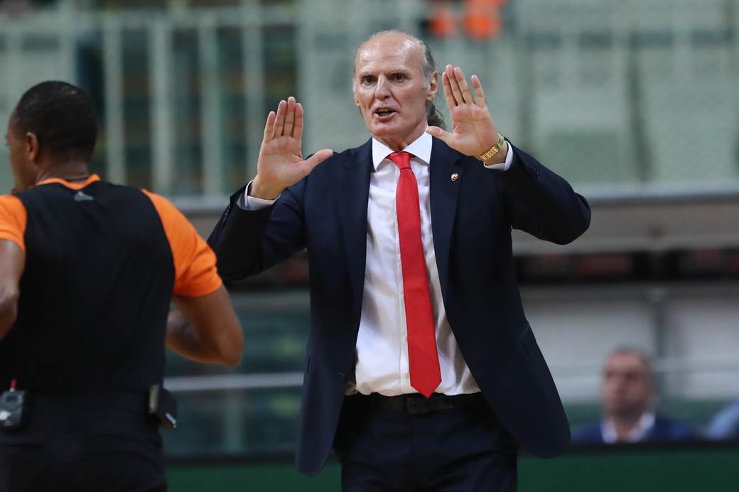 Duško Ivanović sklonio Nemanju Nedovića