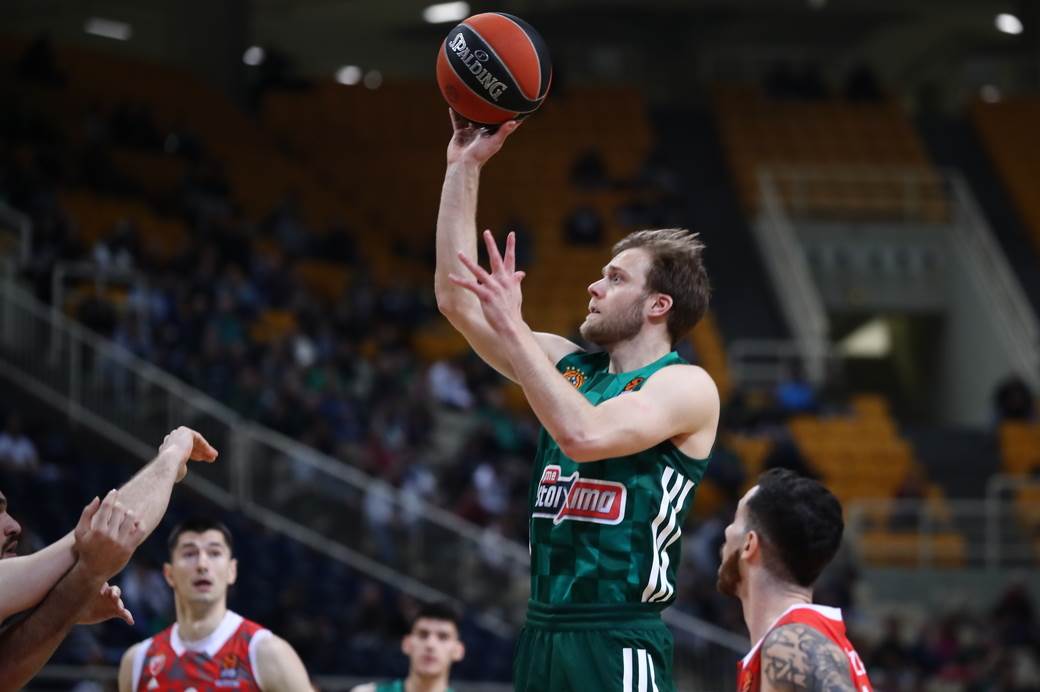 Duško Ivanović sklonio Nemanju Nedovića