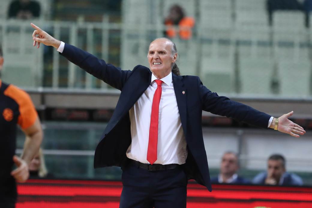 Duško Ivanović sklonio Nemanju Nedovića